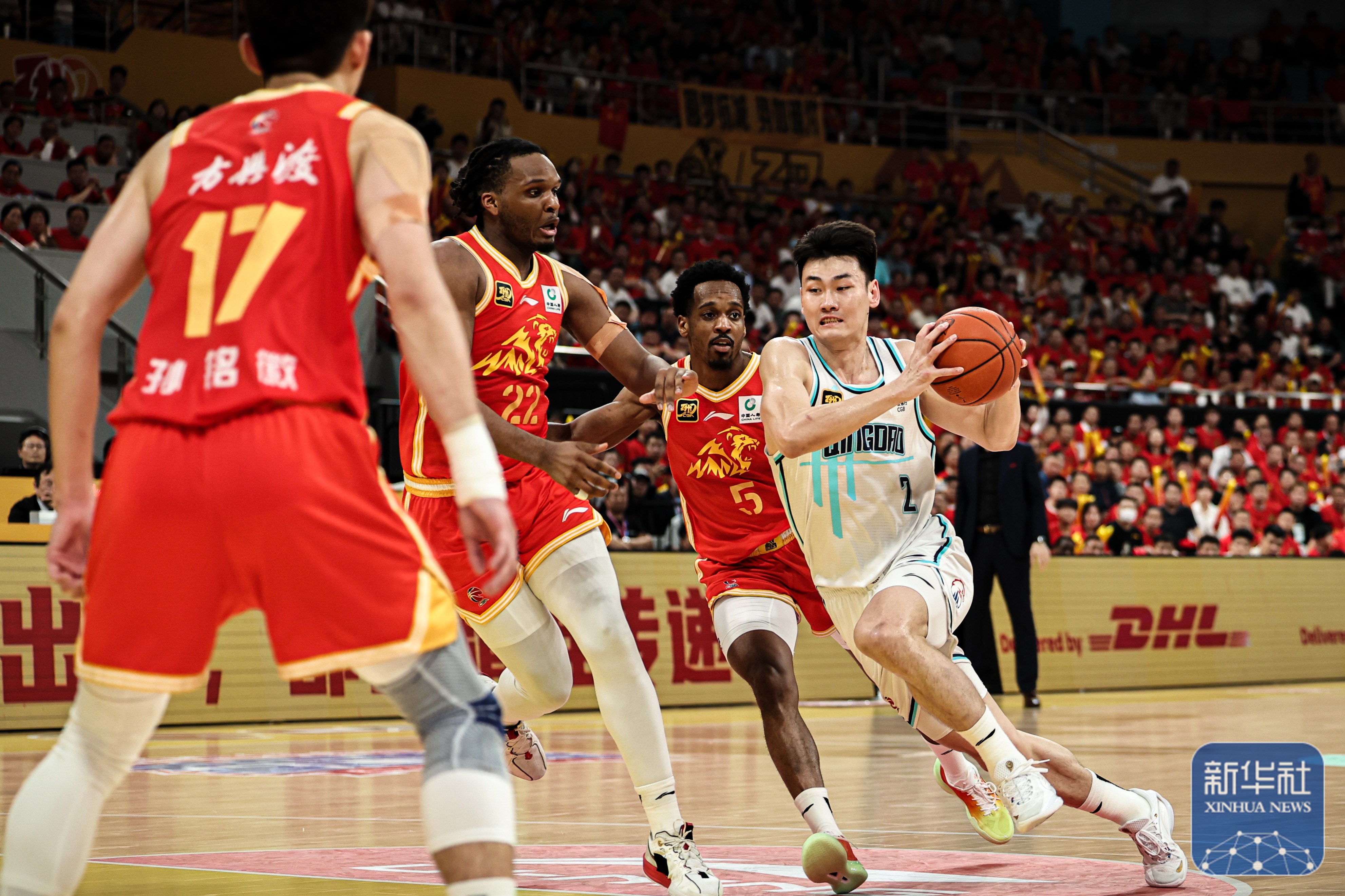 aoa体育体育链接-包含在浙江队赛场上演全国篮球锦标赛，绝杀，引发观众齐声高喊的词条