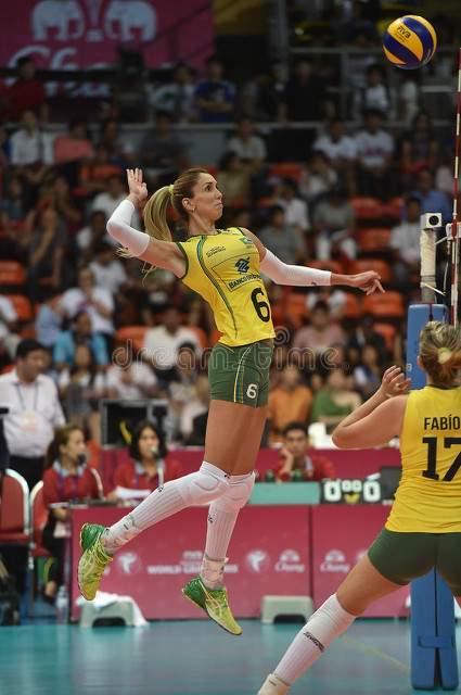 法国女排战胜强敌,卫冕奖杯再次入手 法国女排战胜强敌,卫冕奖杯再次入手