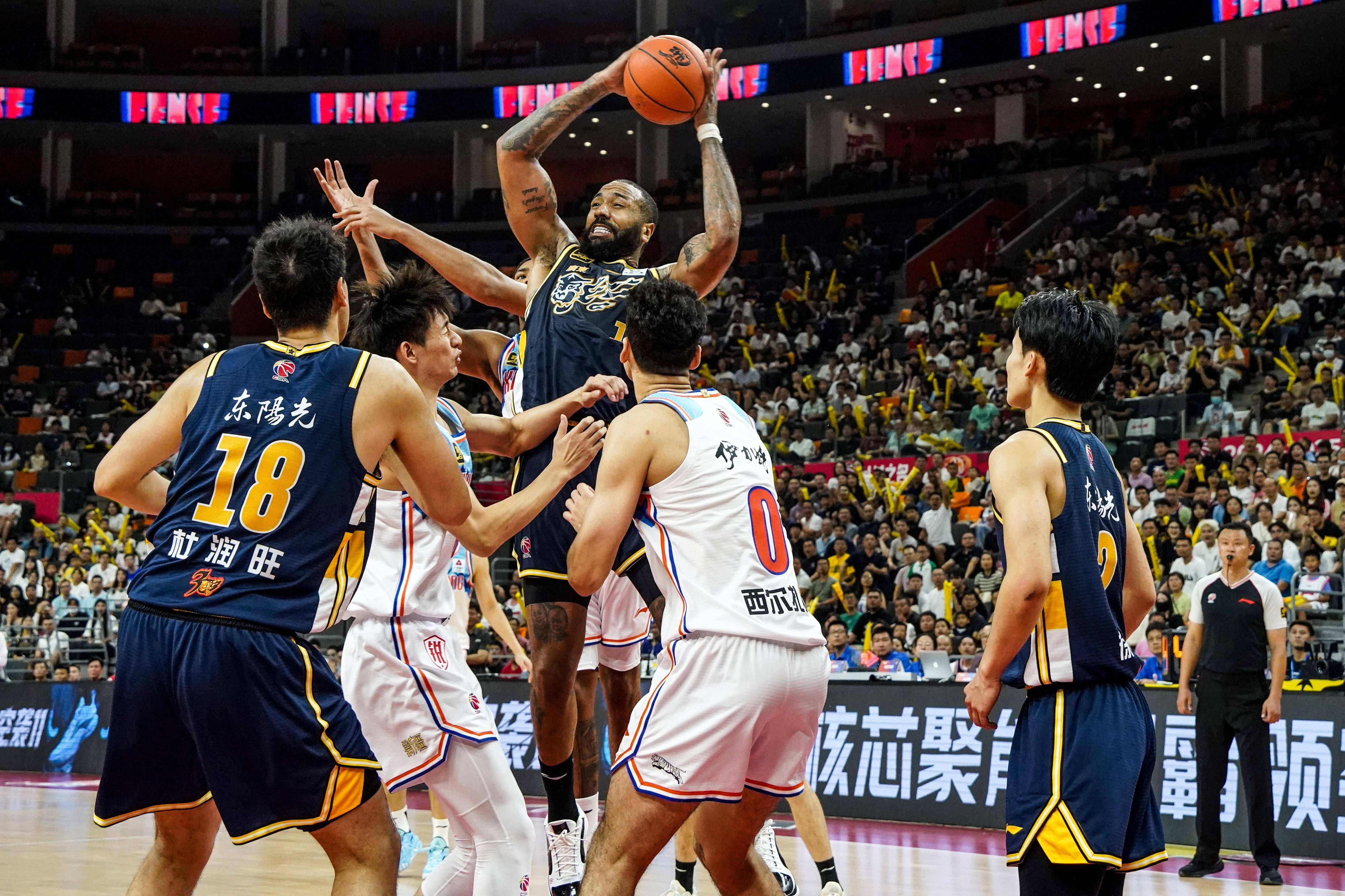 aoa体育体育中国官网-俱乐部投资不断，球队新帅实力无疑