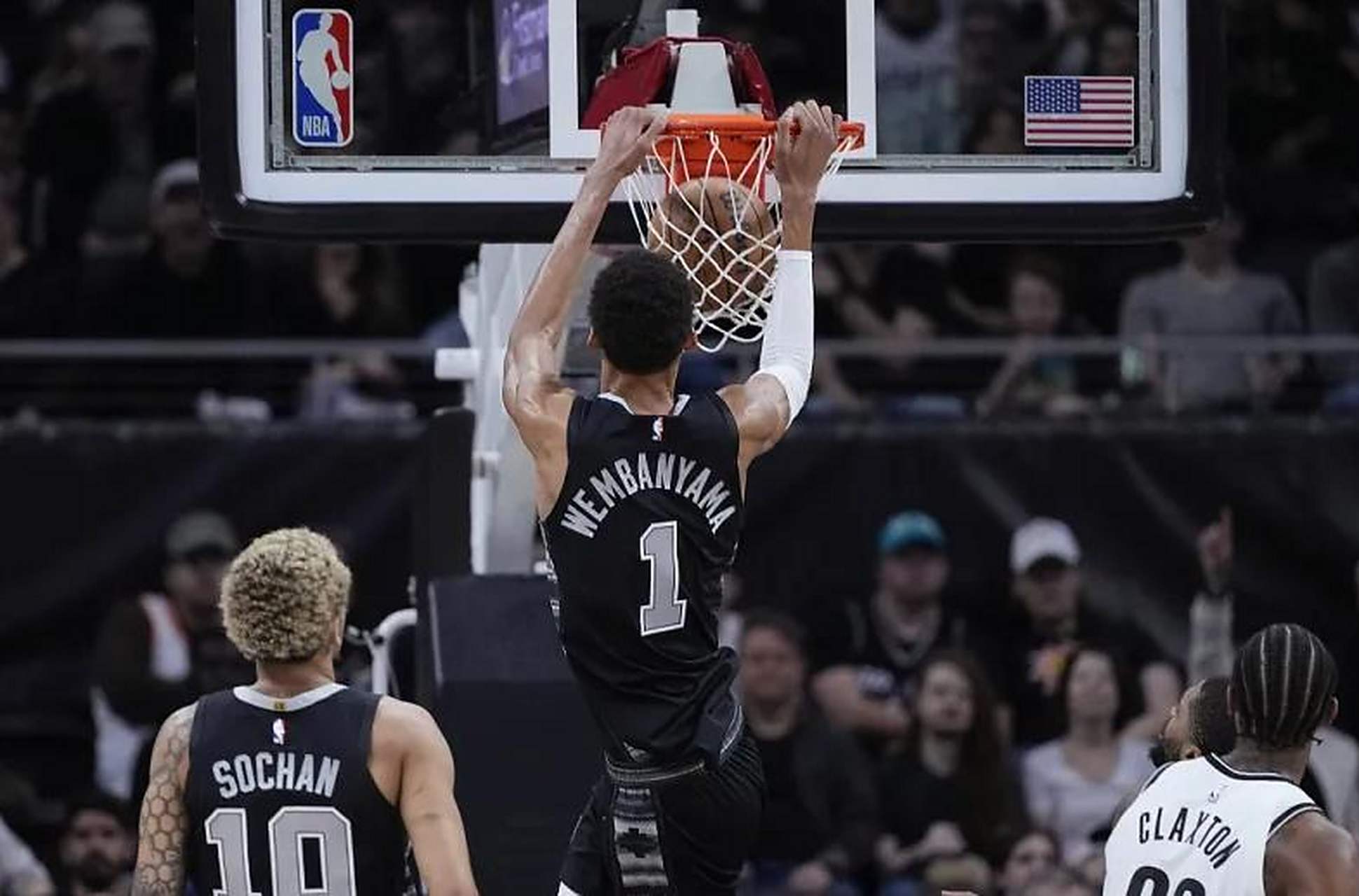 快船战胜篮网,马刺不敌爵士 快船战胜篮网,马刺不敌爵士