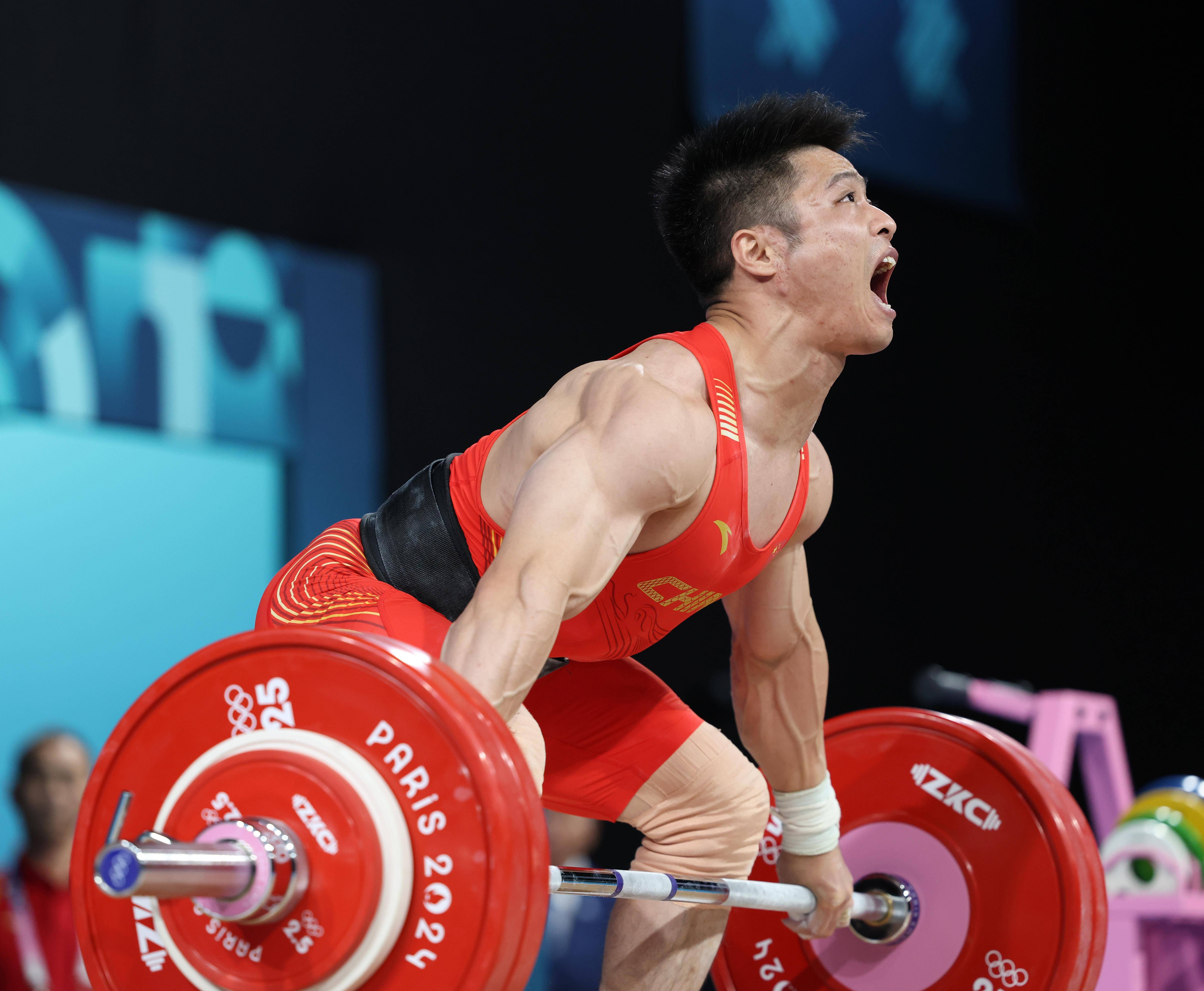 aoa体育体育中国官网-英国连胜多场，举重比赛再获金牌