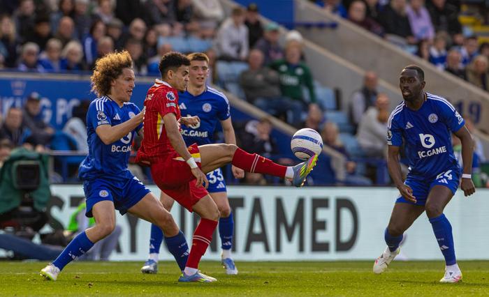 aoa体育体育官方入口-斯旺西主场惨败，英超球队陷入保级泥沼