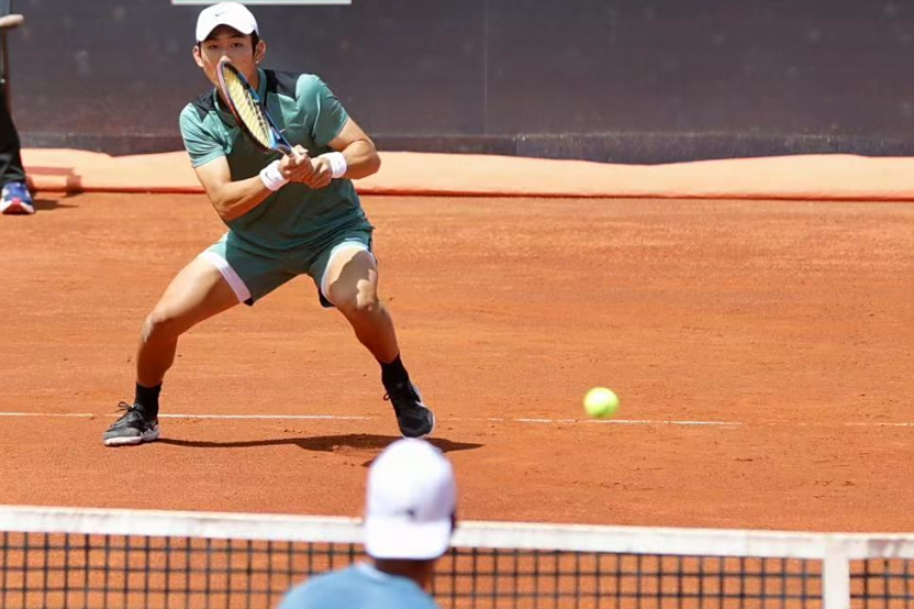 aoa体育体育官网入口-关于田径比赛上演激情对决，新加坡选手掀起高潮的信息