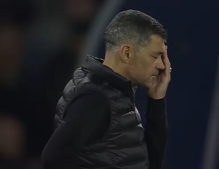 AC米兰继续领跑,攻陷那不勒斯主场的简单介绍 AC米兰继续领跑,攻陷那不勒斯主场的简单介绍