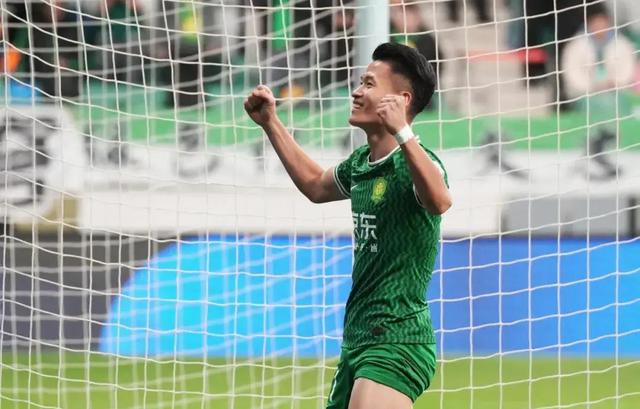 国安队球员在比赛中表现出色,获得关键胜利 国安队球员在比赛中表现出色,获得关键胜利