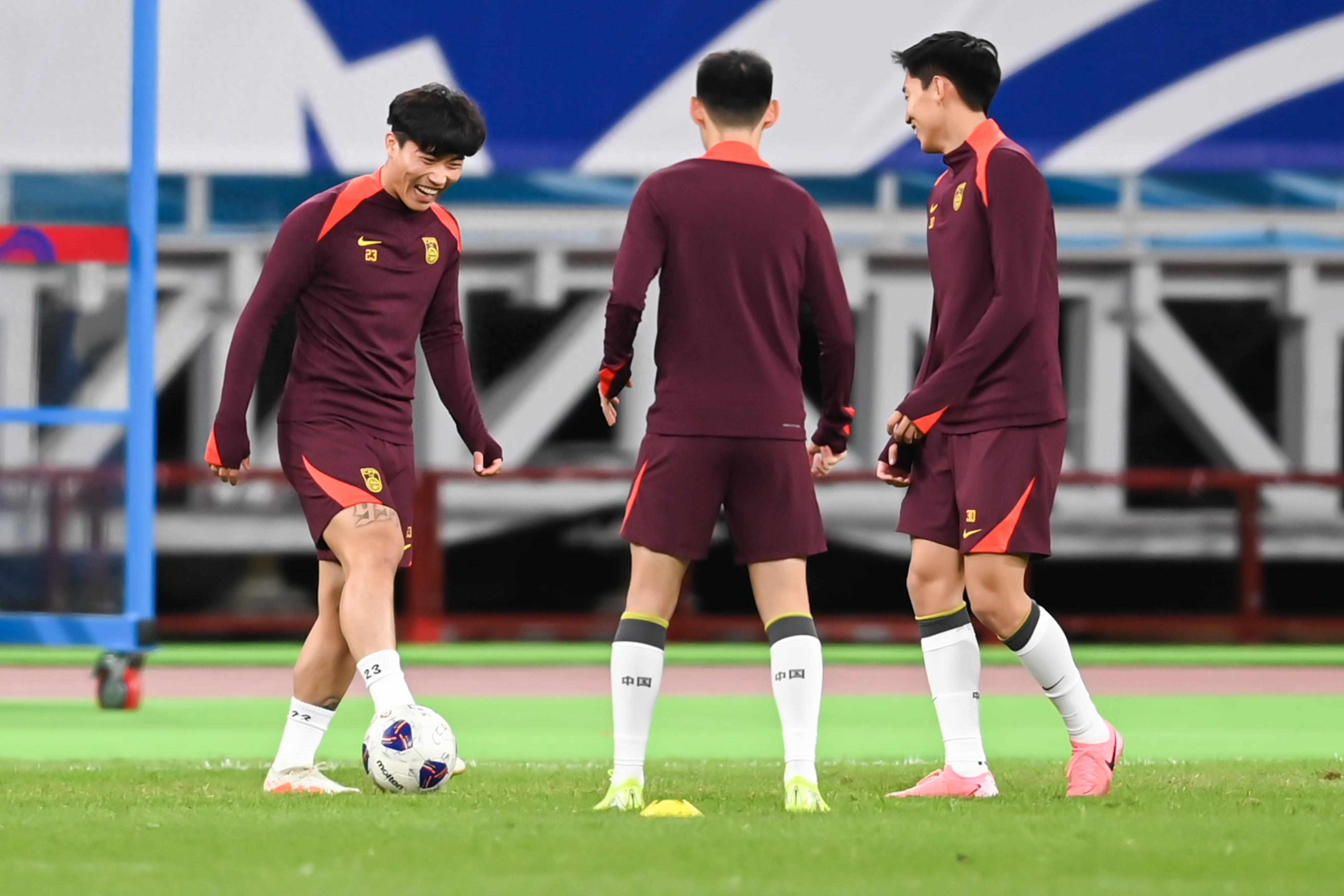 aoa体育体育app下载-黄队球员获得技术提升，备战高水平比赛