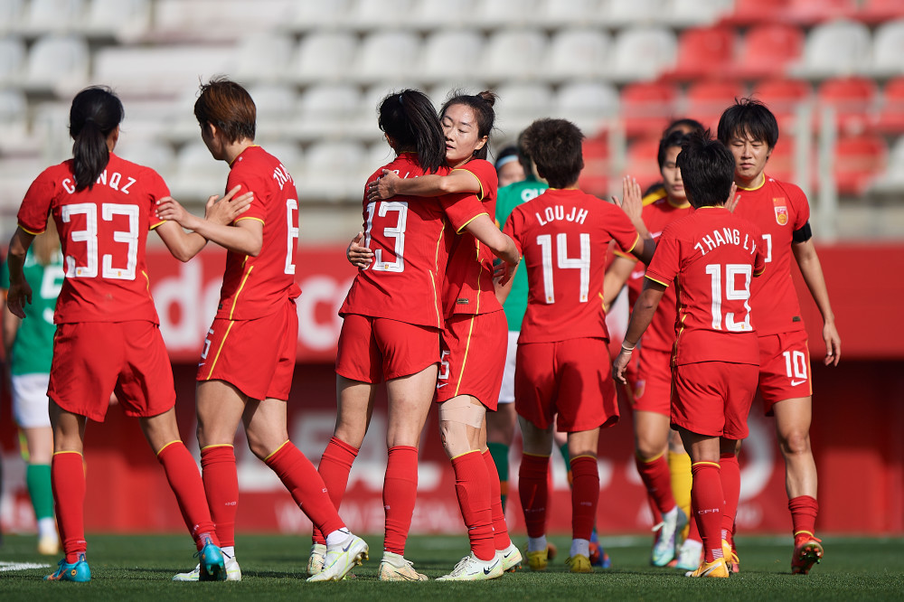 中国女足国家队备战热身赛，收获信心