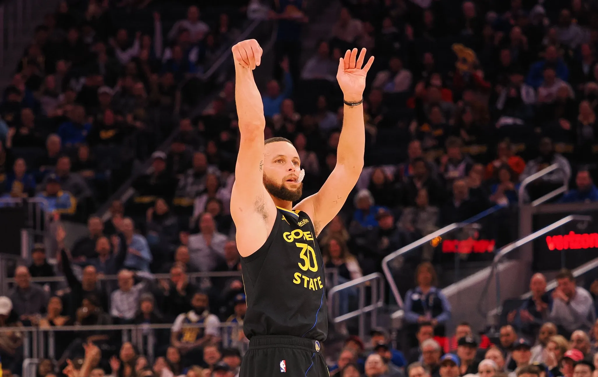 关于勇士取胜开门红,库里闪耀率队赢下森林狼的信息 关于勇士取胜开门红,库里闪耀率队赢下森林狼的信息