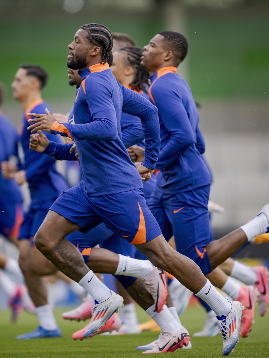 aoa体育体育平台-关于足球盛事吸引全球目光，层出不穷的信息