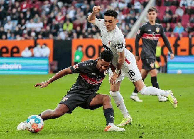 客场失利,不敌对手摆脱困境 客场失利,不敌对手摆脱困境