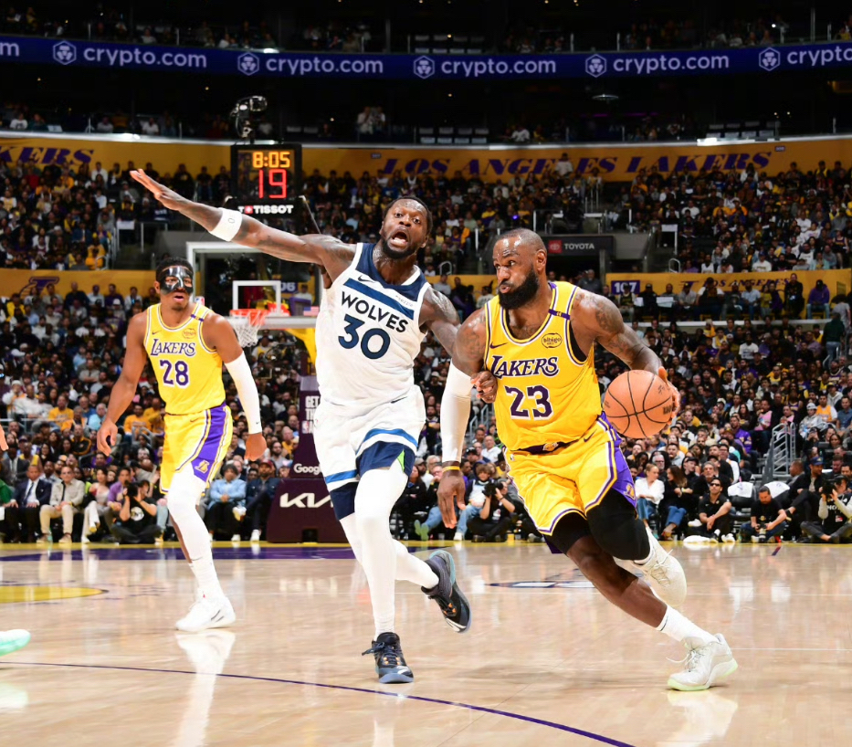 aoa体育体育网页版-关于森林狼球员绝杀破门，赢得全场球迷欢呼的信息