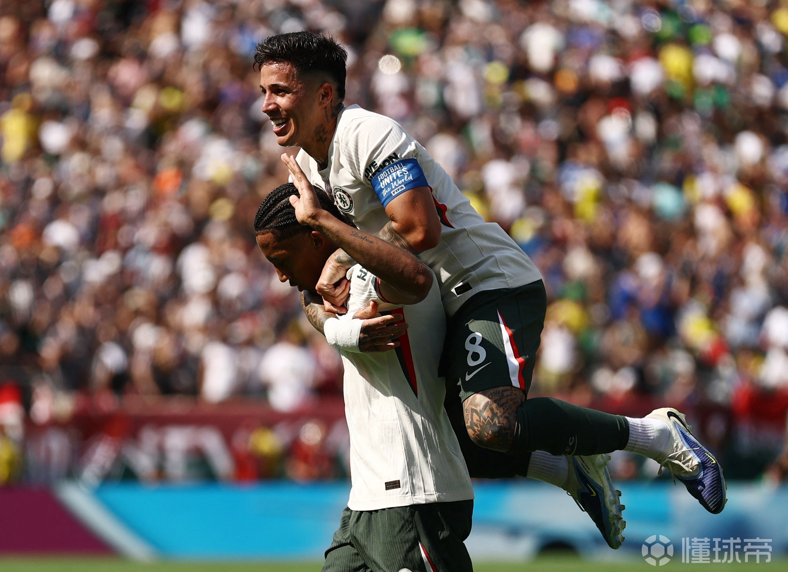 切尔西队豪取胜利,球员们在场上飒爽英姿展现实力的简单介绍 切尔西队豪取胜利,球员们在场上飒爽英姿展现实力的简单介绍