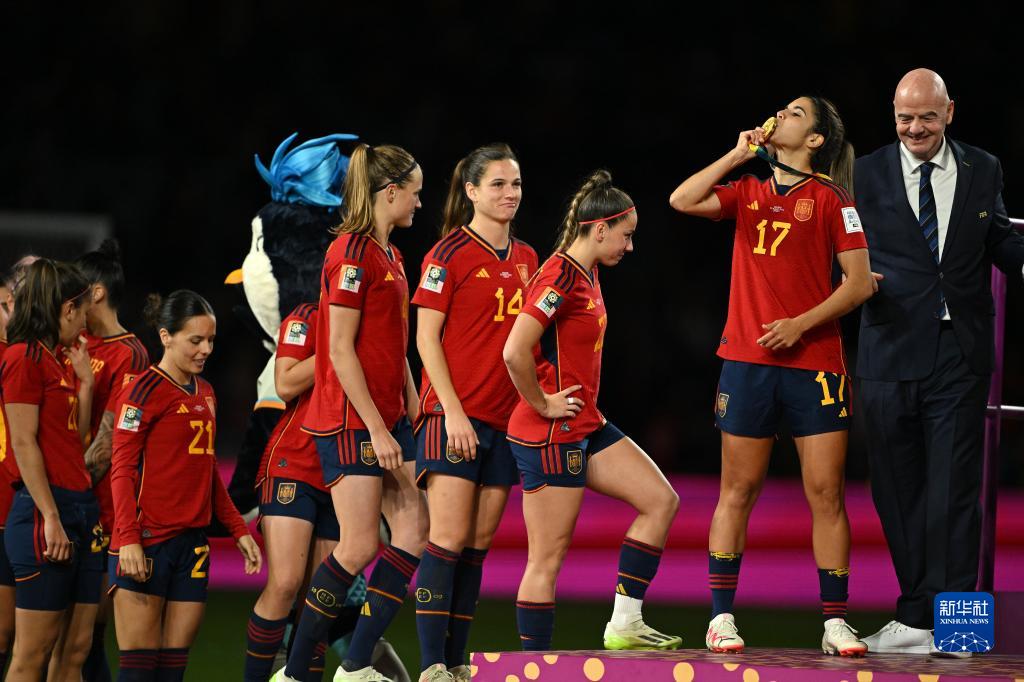 aoa体育体育app-西班牙女足队员赛场表现惊艳