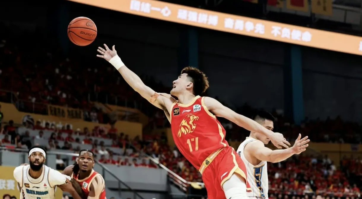 关于浙江男篮冲劲追分,胜局在望的信息 关于浙江男篮冲劲追分,胜局在望的信息