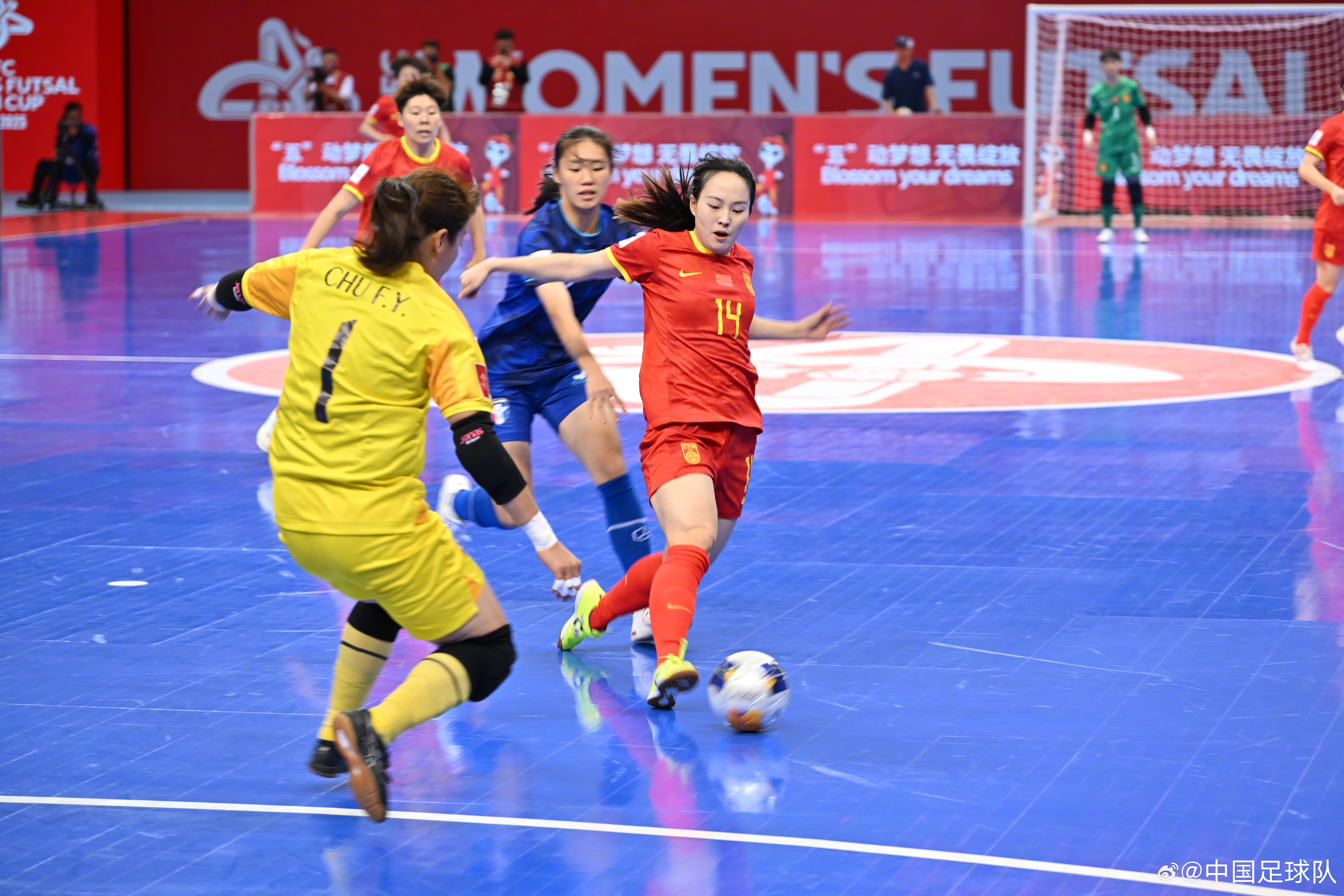 中国女队在比赛中获胜闯入下一轮 中国女队在比赛中获胜闯入下一轮