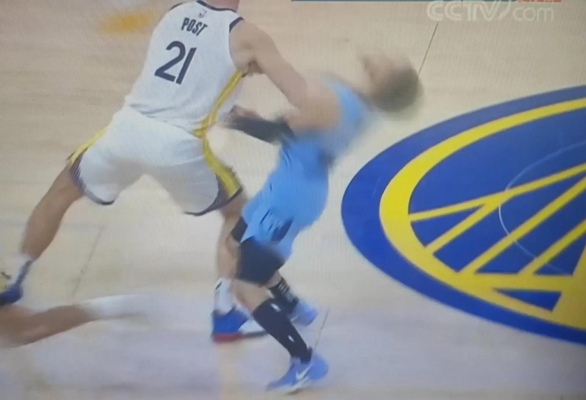 aoa体育体育中国官网-勇士豪取五连胜，击败灰熊