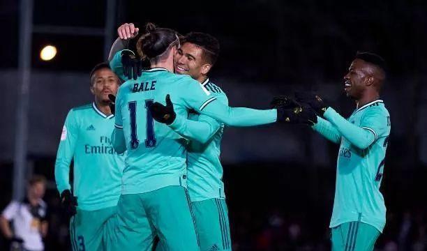 包含伯恩利壮烈逆转,淘汰对手晋级赛场的词条 包含伯恩利壮烈逆转,淘汰对手晋级赛场的词条