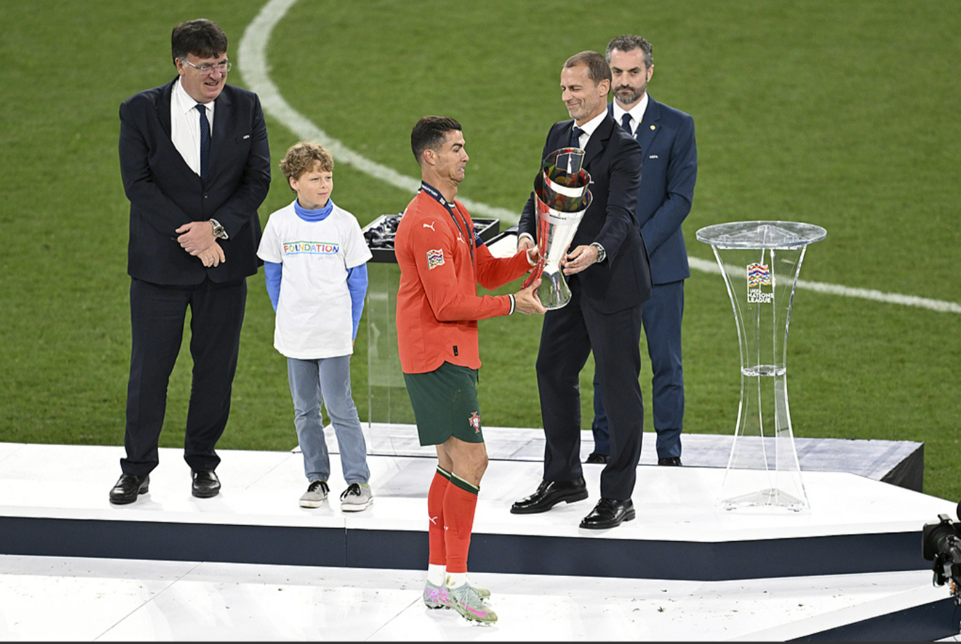 葡萄牙国脚在非洲杯赛事中表现出色 葡萄牙国脚在非洲杯赛事中表现出色