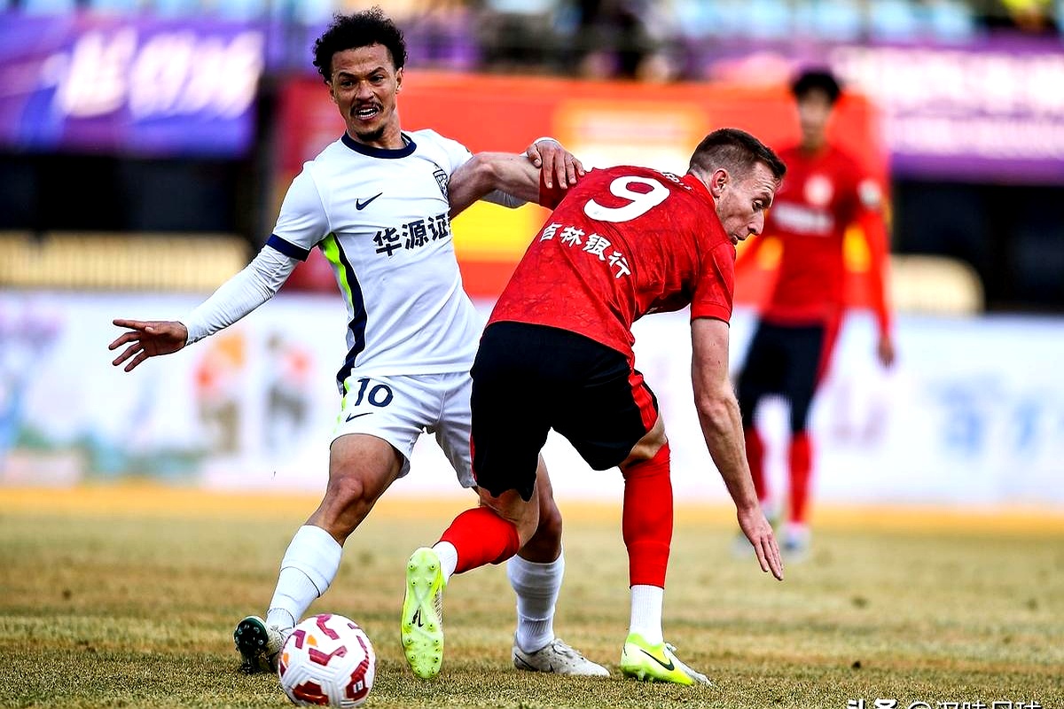 河南建业力克长春亚泰,保住保级希望的简单介绍 河南建业力克长春亚泰,保住保级希望的简单介绍