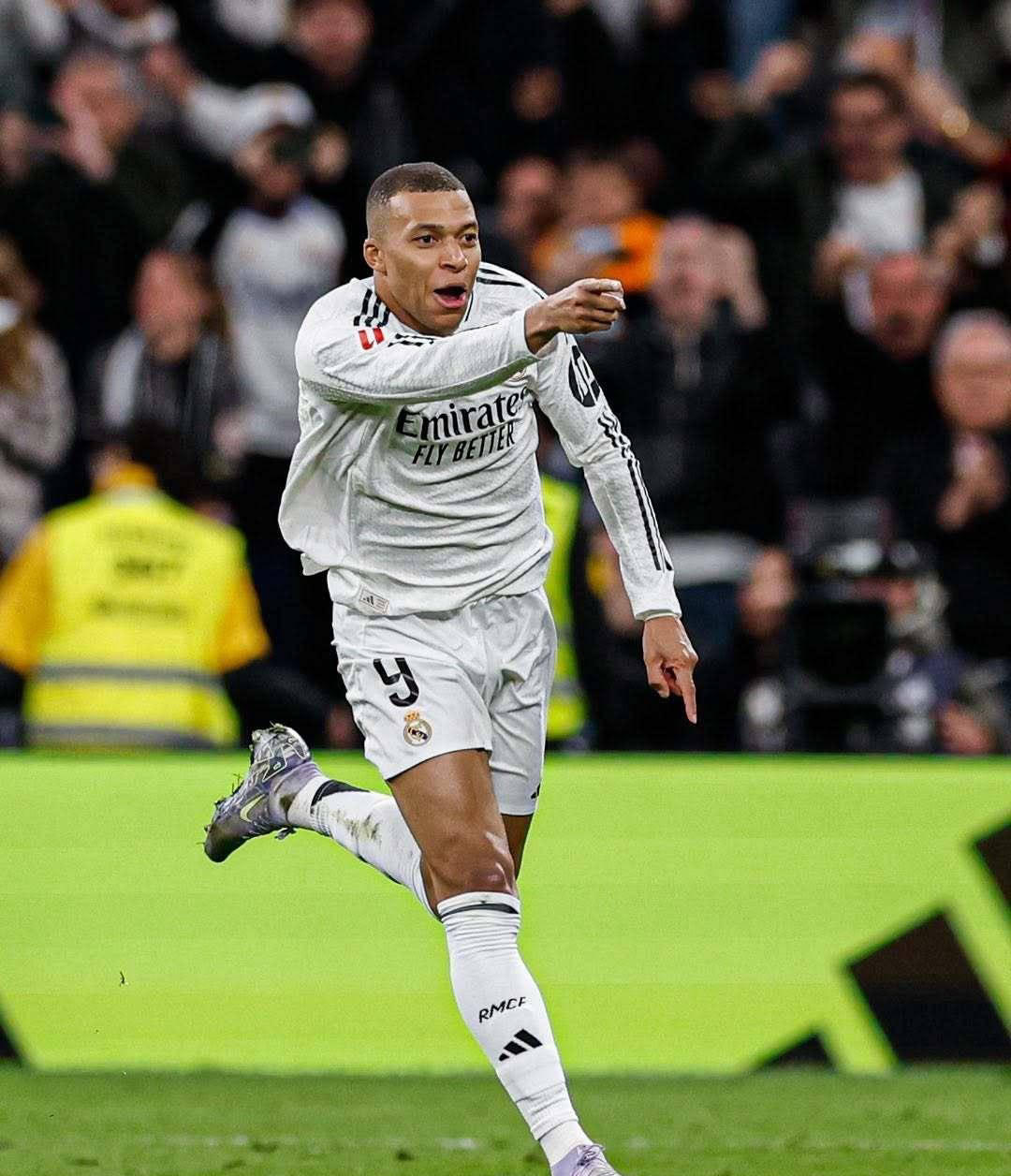 皇家马德里球员转会消息曝光