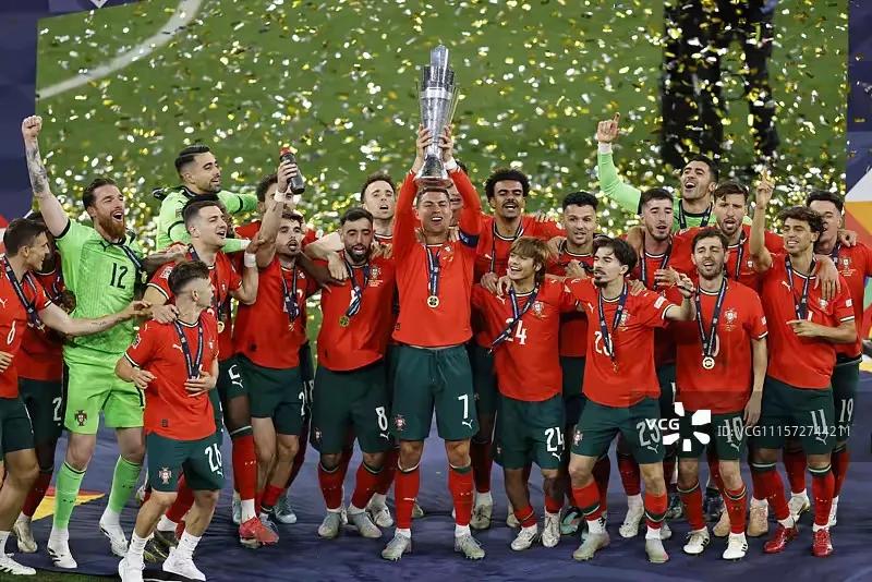 齐达内率领球队征战欧冠，冠军梦想熠熠生辉的简单介绍