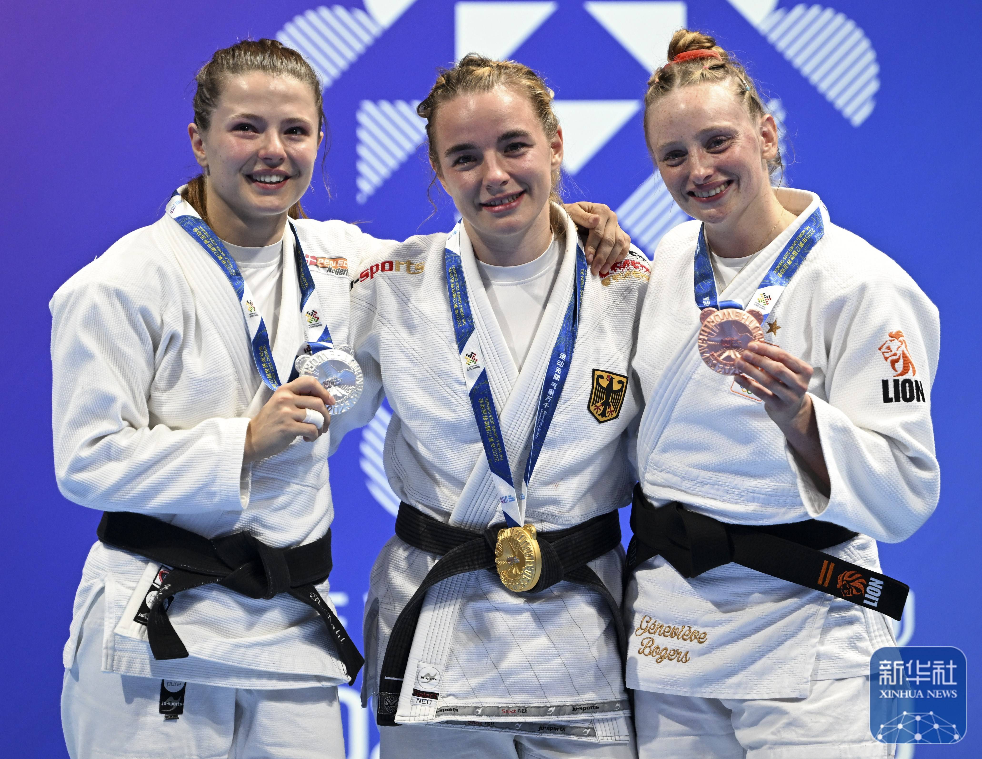 aoa体育体育app下载-德国女足击败实力强大对手，摘得胜利